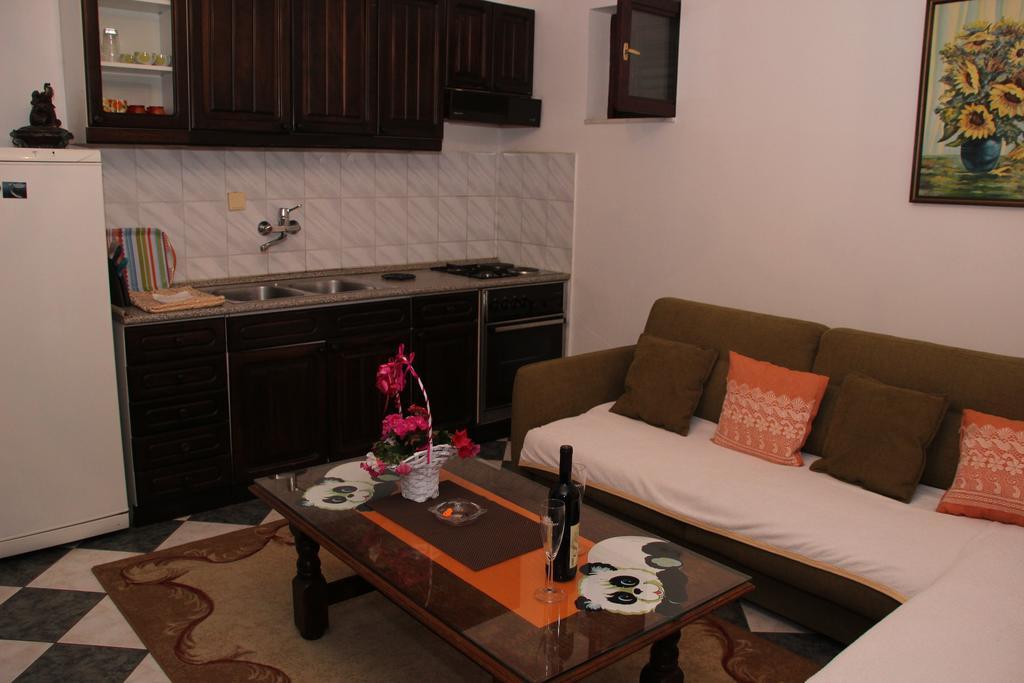Apartment Glomazic Budva Bilik gambar