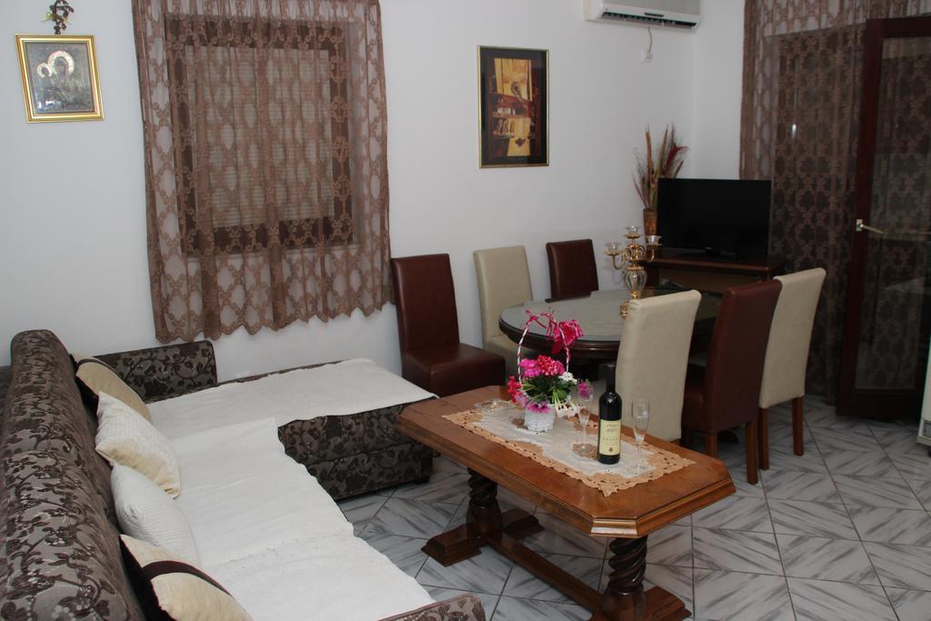 Apartment Glomazic Budva Bilik gambar