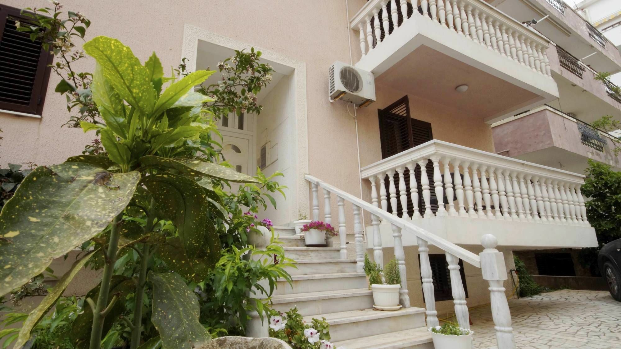 Apartment Glomazic Budva Luaran gambar
